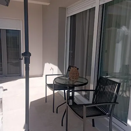 Calyra In - Near Hospital Πανσιόν 3*